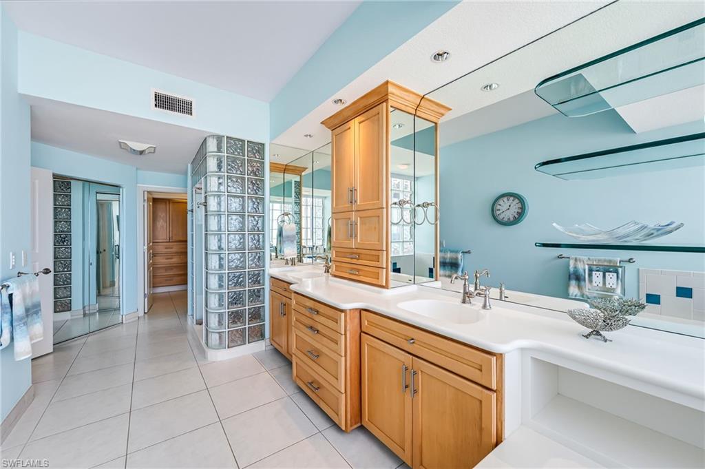 BAREFOOT BEACH CLUB - Residential