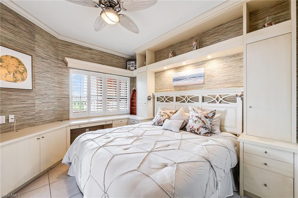 BAREFOOT BEACH CLUB - Residential