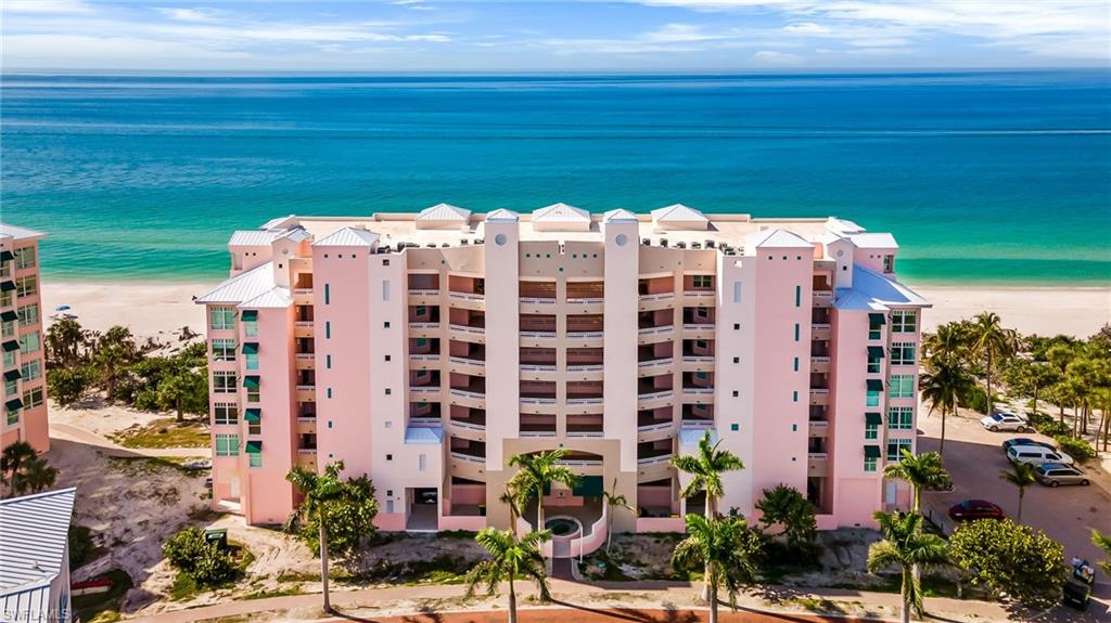 BAREFOOT BEACH CLUB - Residential