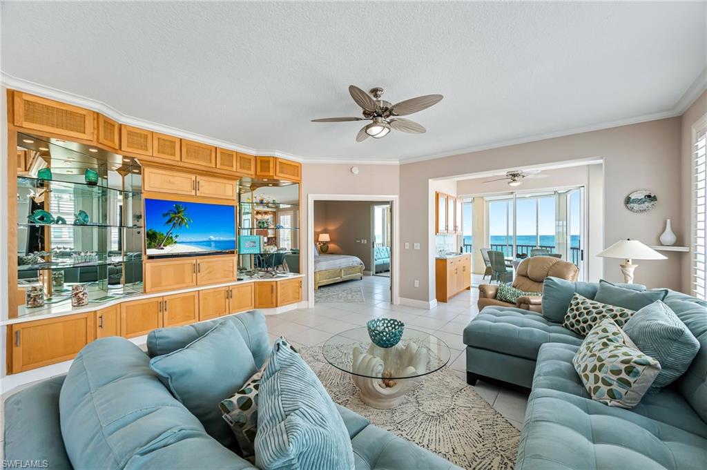 BAREFOOT BEACH CLUB - Residential