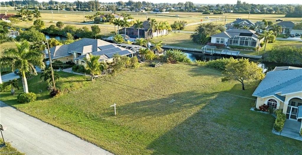 CAPE CORAL - Land