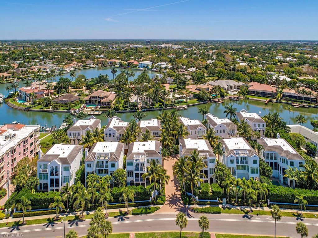 NAPLES CASAMORE - Residential