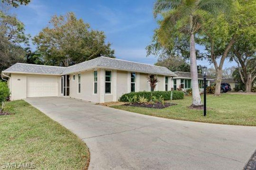 Photo of 265 Yorkshire CT #8, NAPLES, FL 34112 (MLS # 225083552)