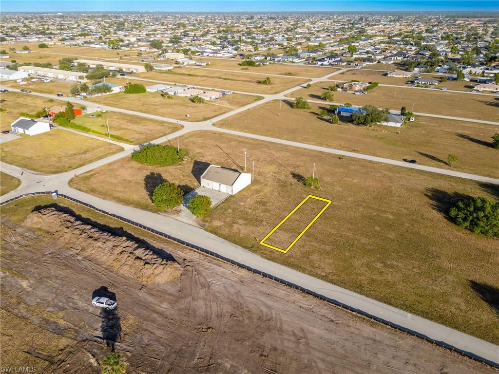 CAPE CORAL - Land