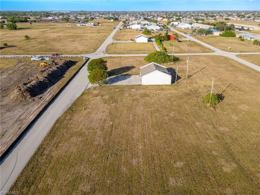 CAPE CORAL - Land