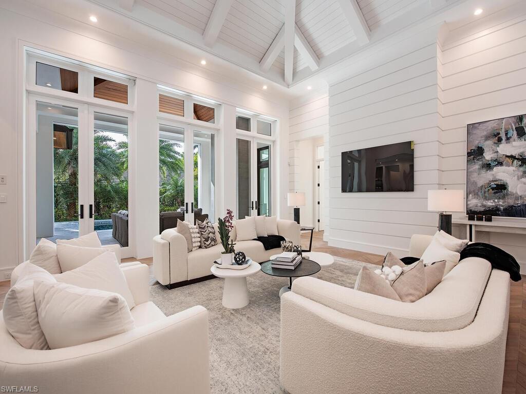 PARK SHORE - Residential