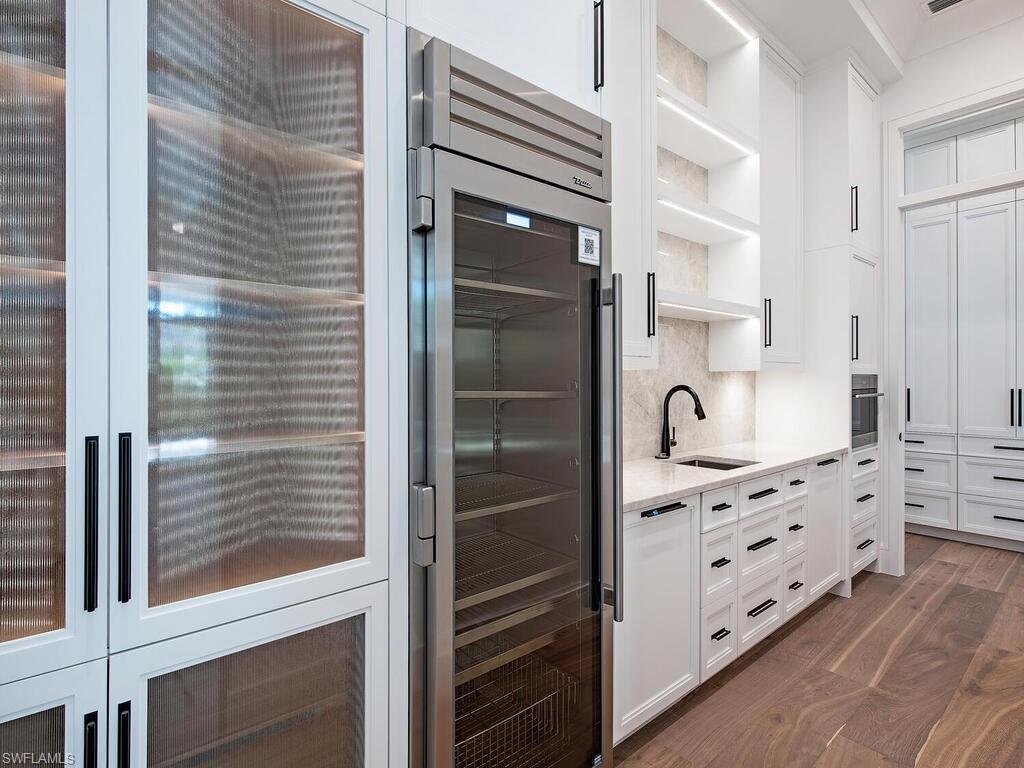 PARK SHORE - Residential