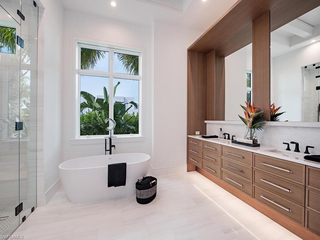 PARK SHORE - Residential