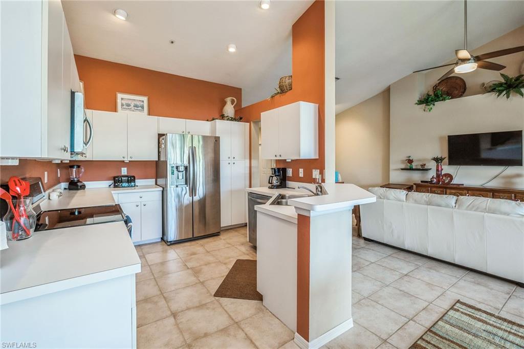 HARBOR LAKES - Residential Lease