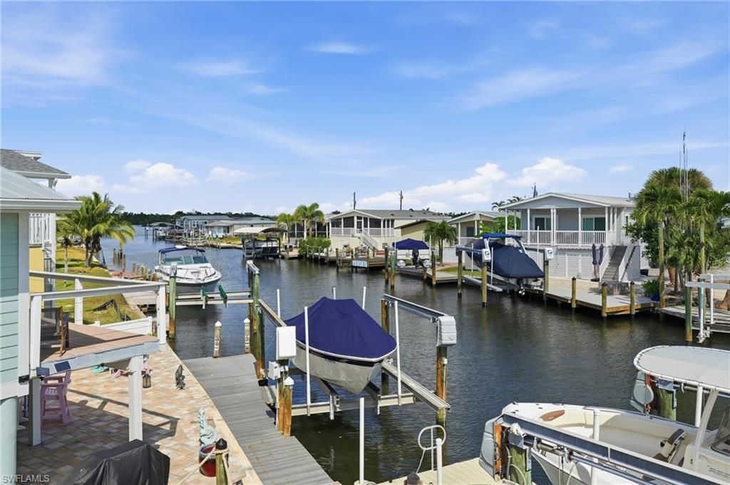 Photo of 850 Oak ST, FORT MYERS BEACH, FL 33931 (MLS # 225075493)