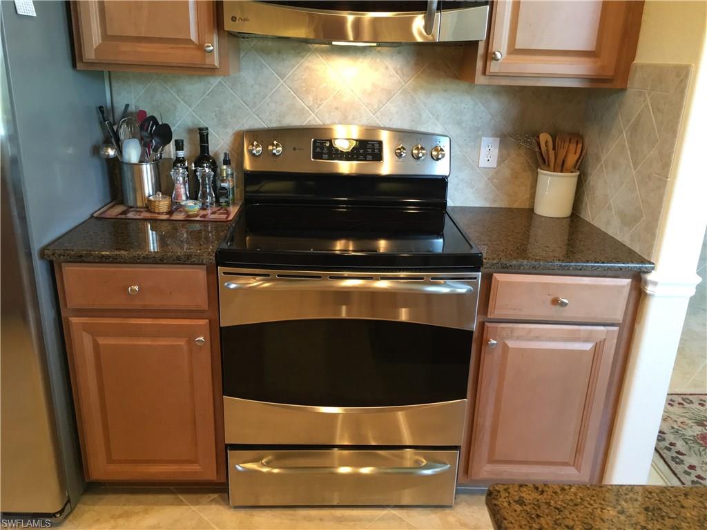 COACH HOMES AT HERITAGE BAY - Residential