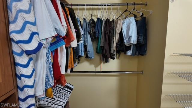 900 BUILDING - Residential