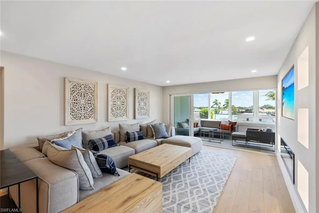 Naples, Florida 34103, United States, 3 Bedrooms Bedrooms, ,3 BathroomsBathrooms,Residential,Active,143545