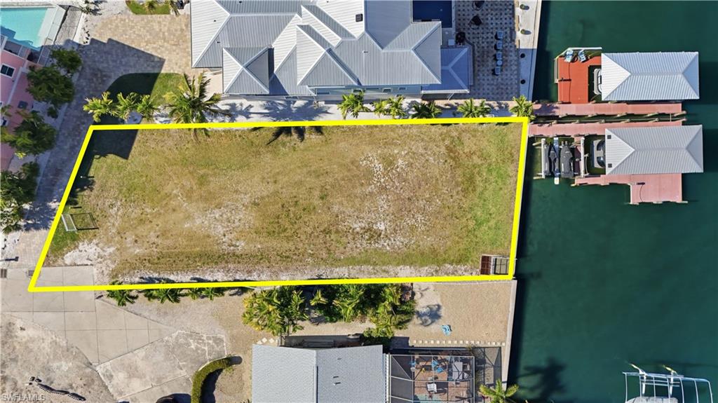 BEACH ESTATES - Land