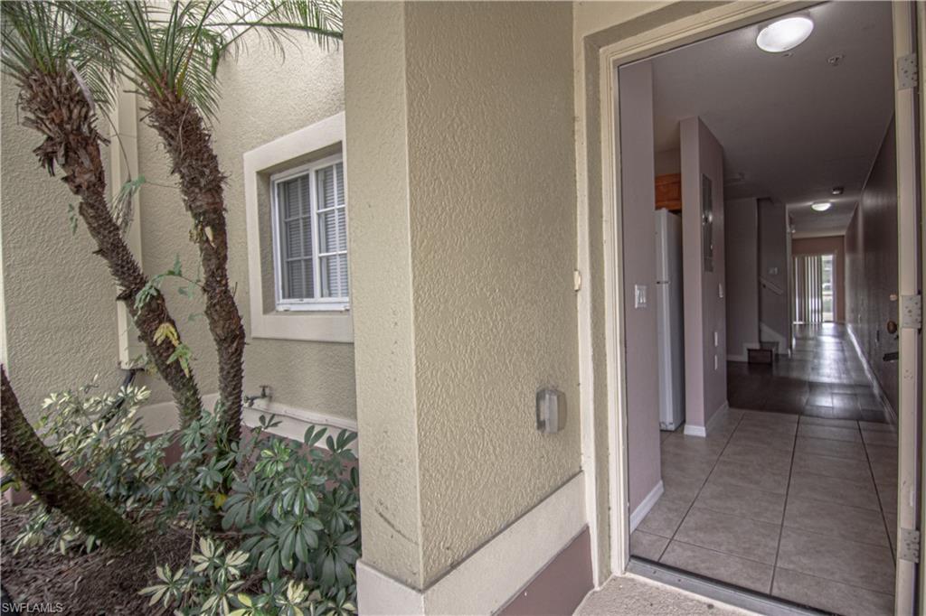 TOWNHOMES AT STONEYBROOK - Residential Lease