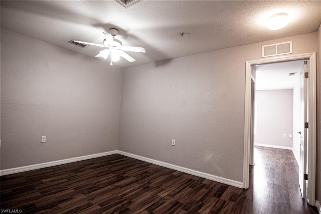 TOWNHOMES AT STONEYBROOK - Residential Lease