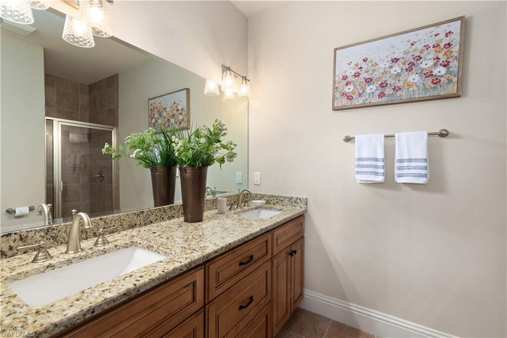 RIVERBROOKE - Residential