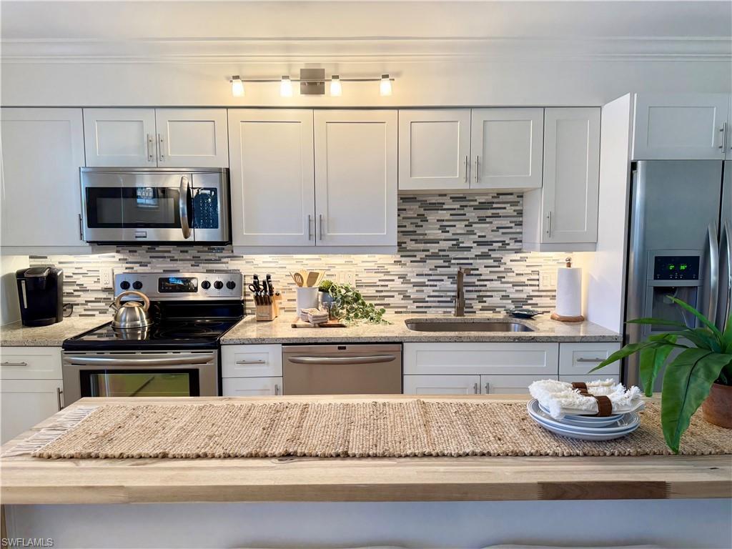 960 ON SEVENTH - Residential Lease