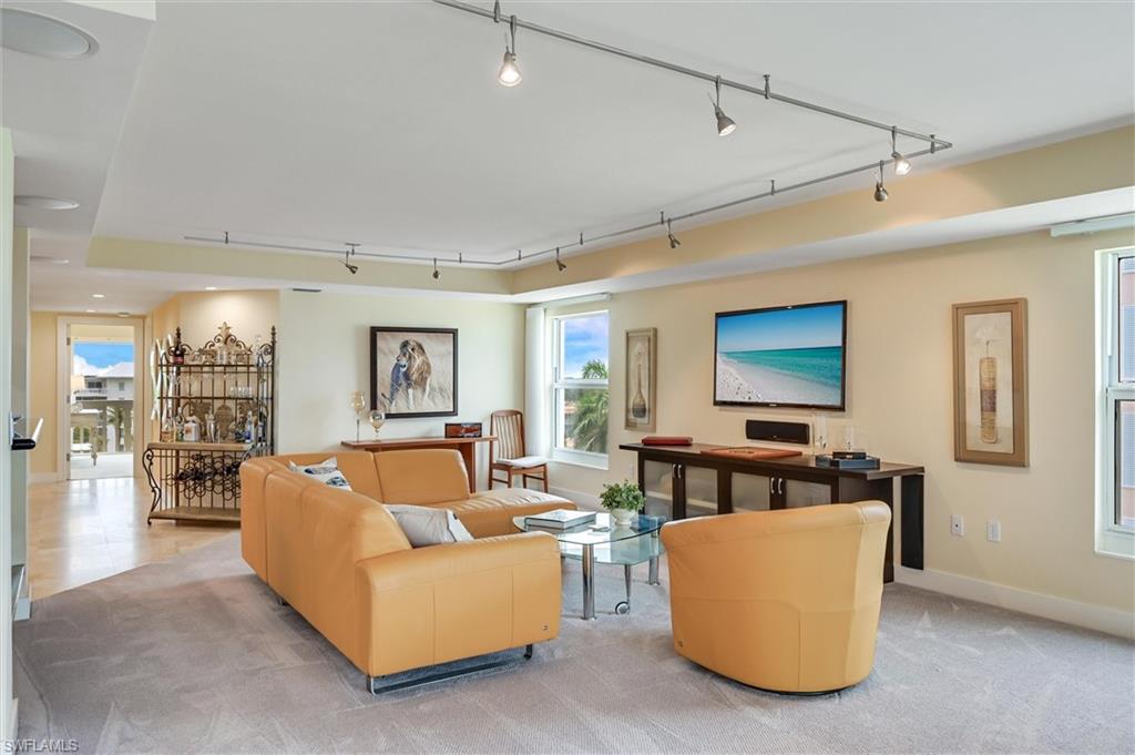 1275 GULF SHORE BLVD N 601