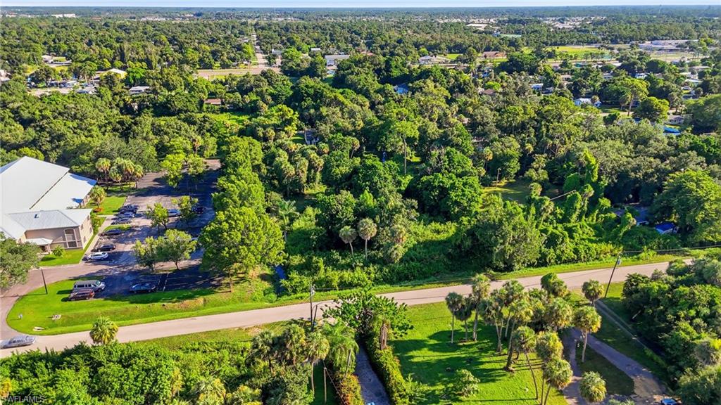 320 W Mariana AVE