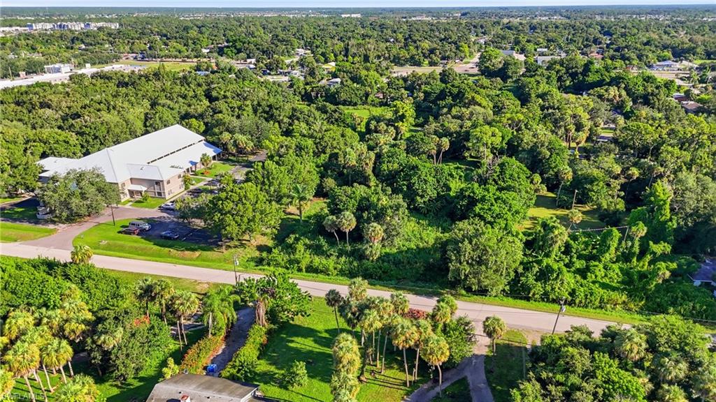 320 W Mariana AVE
