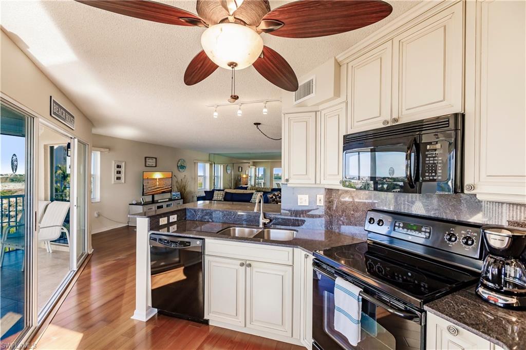 HICKORY BAY WEST - Residential