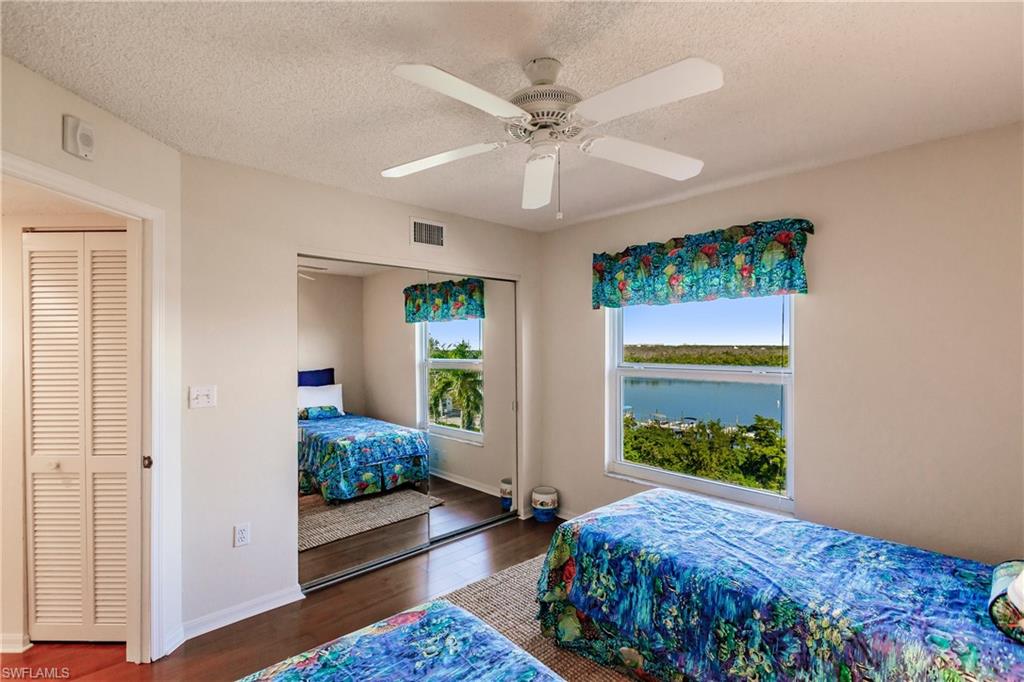 HICKORY BAY WEST - Residential