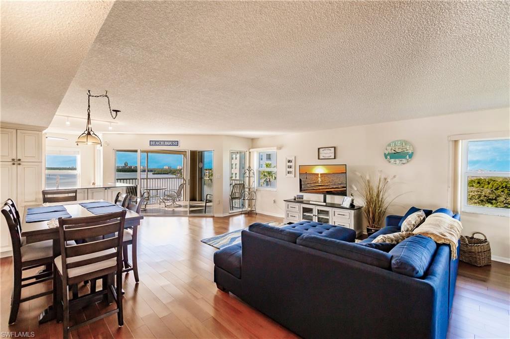 HICKORY BAY WEST - Residential