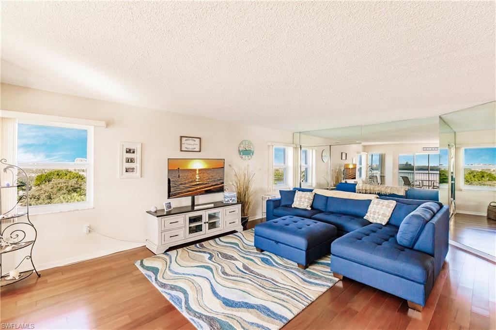 HICKORY BAY WEST - Residential