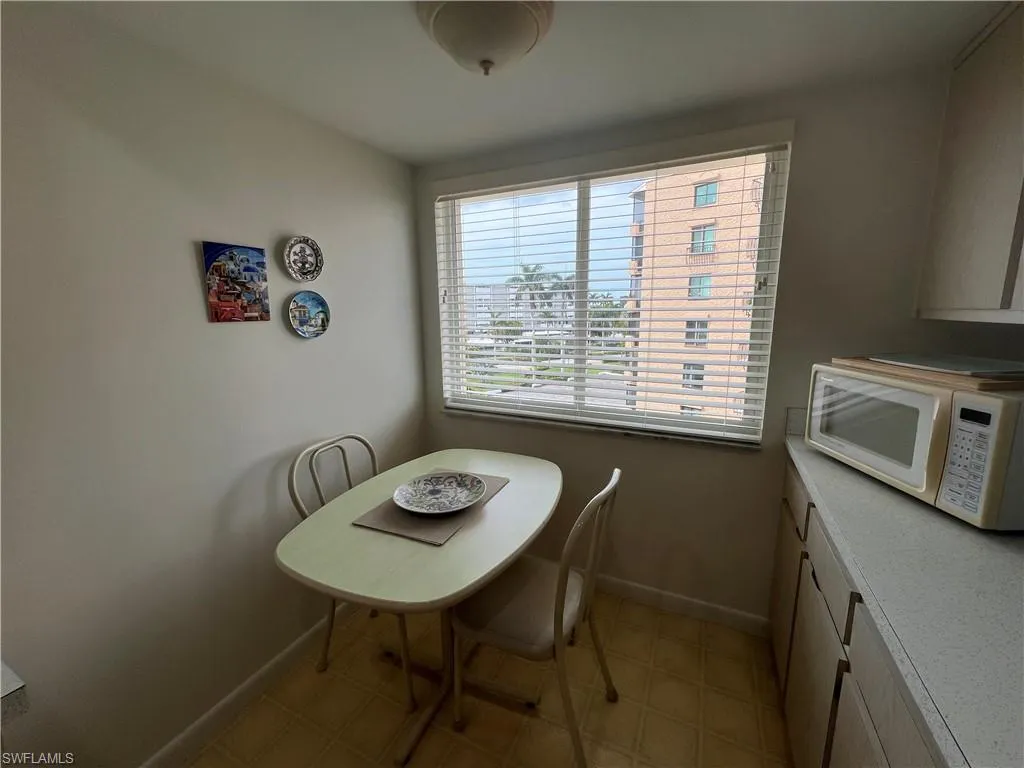 Naples, Florida 34103, United States, 2 Bedrooms Bedrooms, ,2 BathroomsBathrooms,Residential,Active,141157