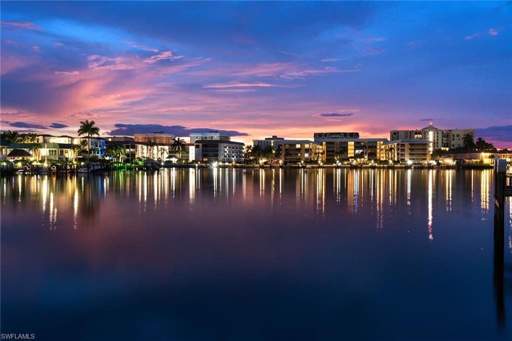 MOORINGS - Residential