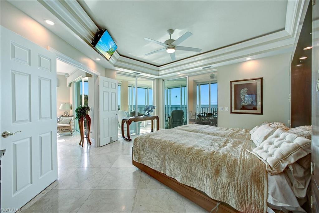 BAREFOOT BEACH CLUB - Residential