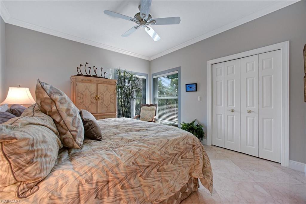 BAREFOOT BEACH CLUB - Residential