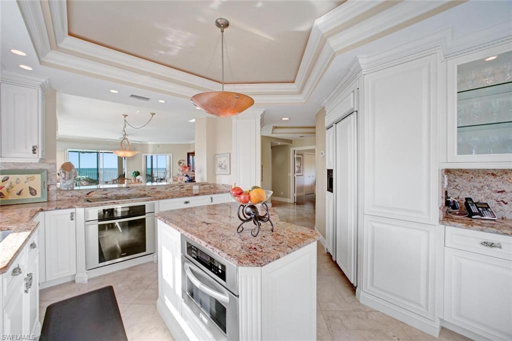 BAREFOOT BEACH CLUB - Residential