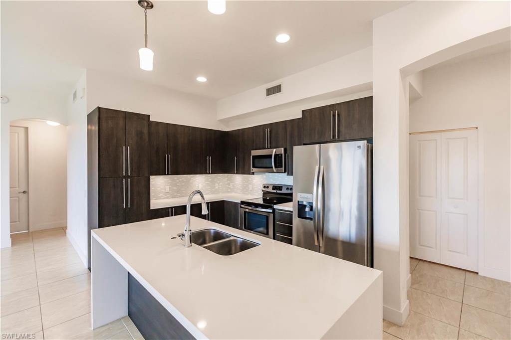 SABAL POINTE - Residential
