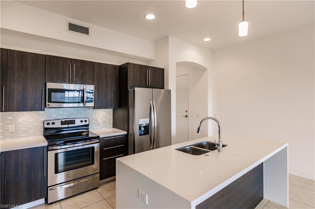 SABAL POINTE - Residential