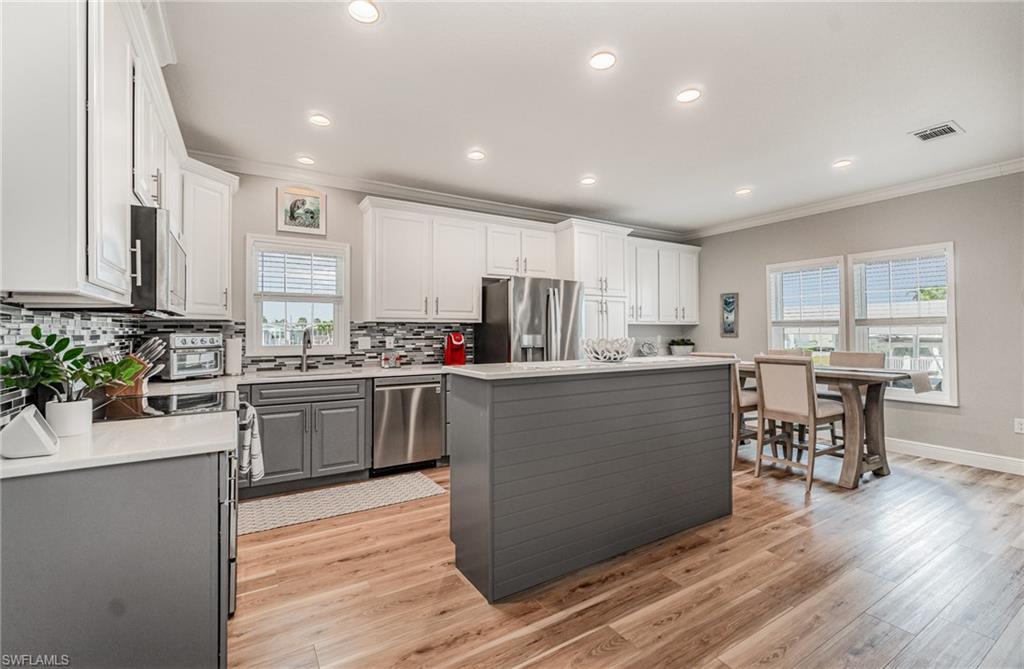 BAYSIDE ESTATES - Residential