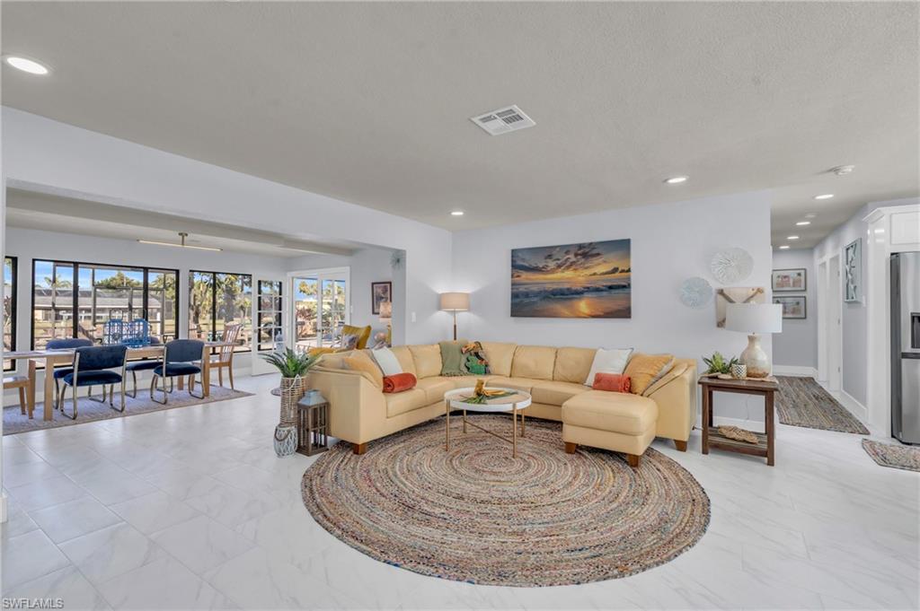 YACHT CLUB - Residential