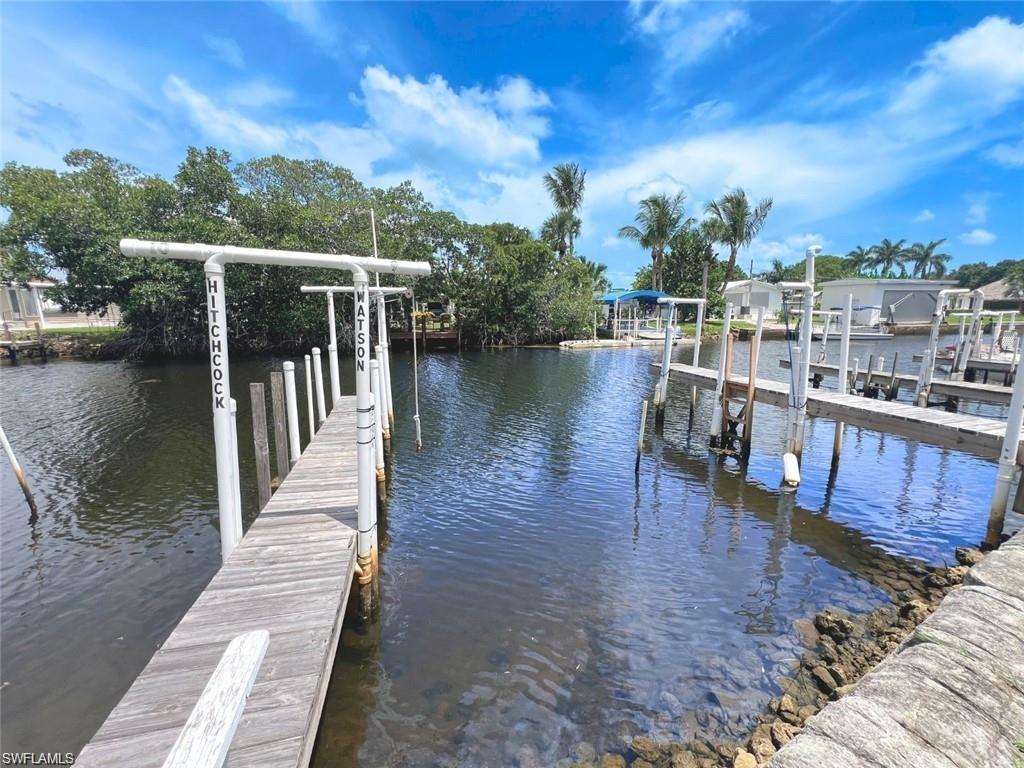 HOLIDAY MANOR - Residential