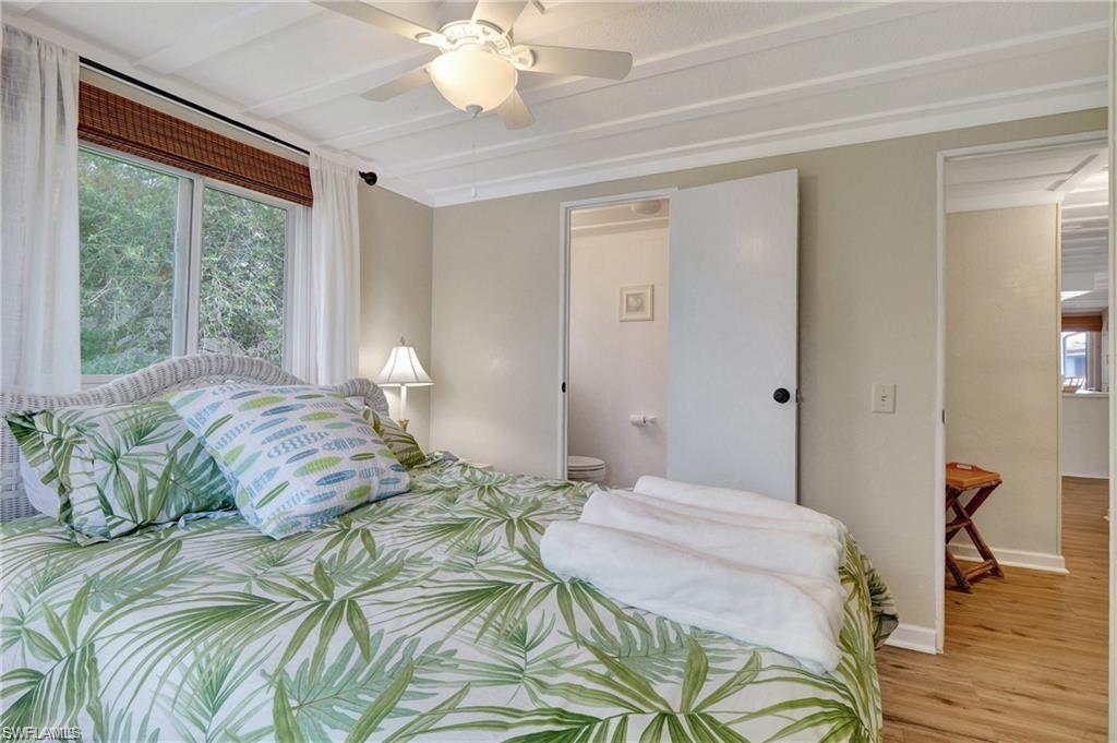 HOLIDAY MANOR - Residential