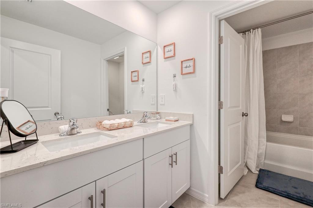 SAVANNA LAKES - Residential Lease