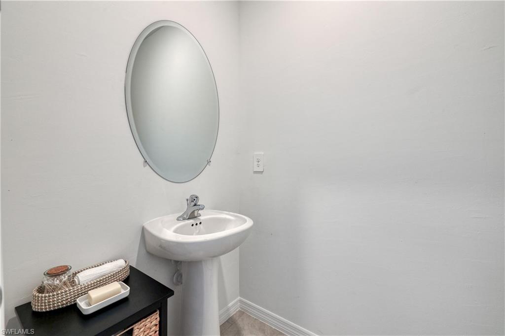 SAVANNA LAKES - Residential Lease