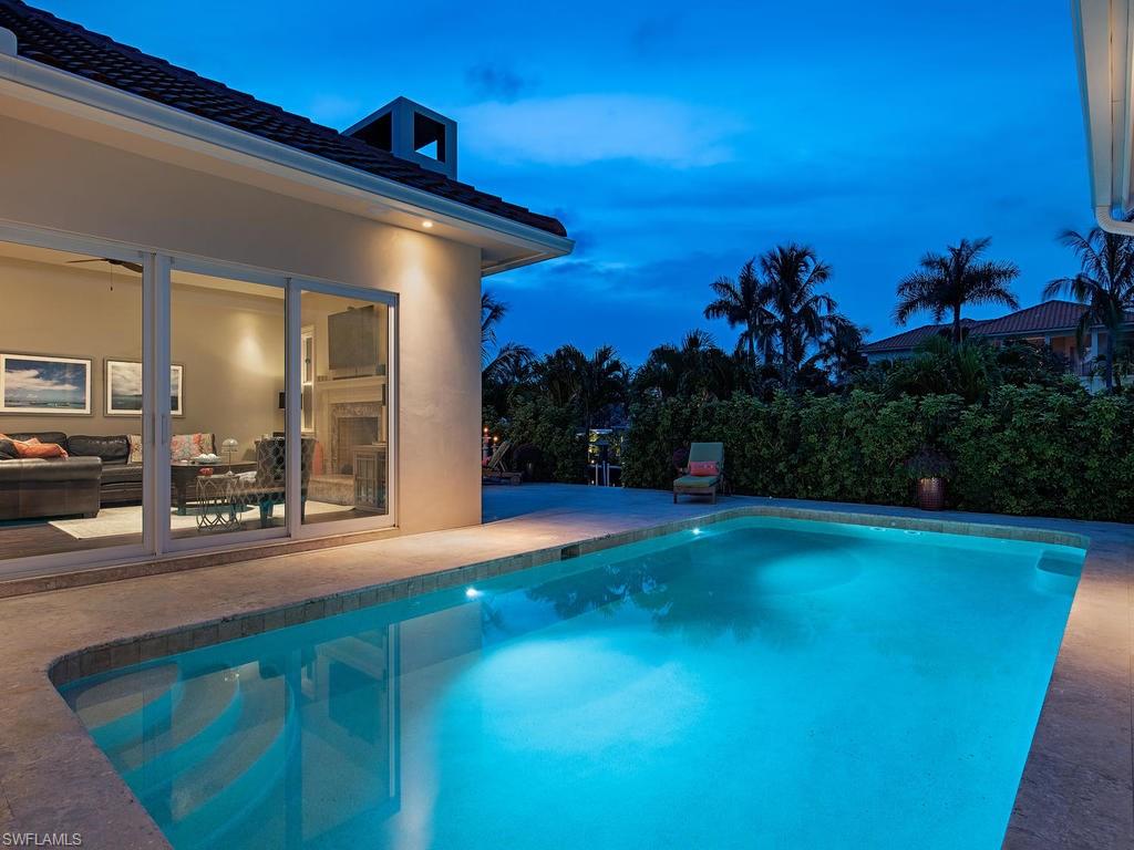 AQUALANE SHORES - Residential