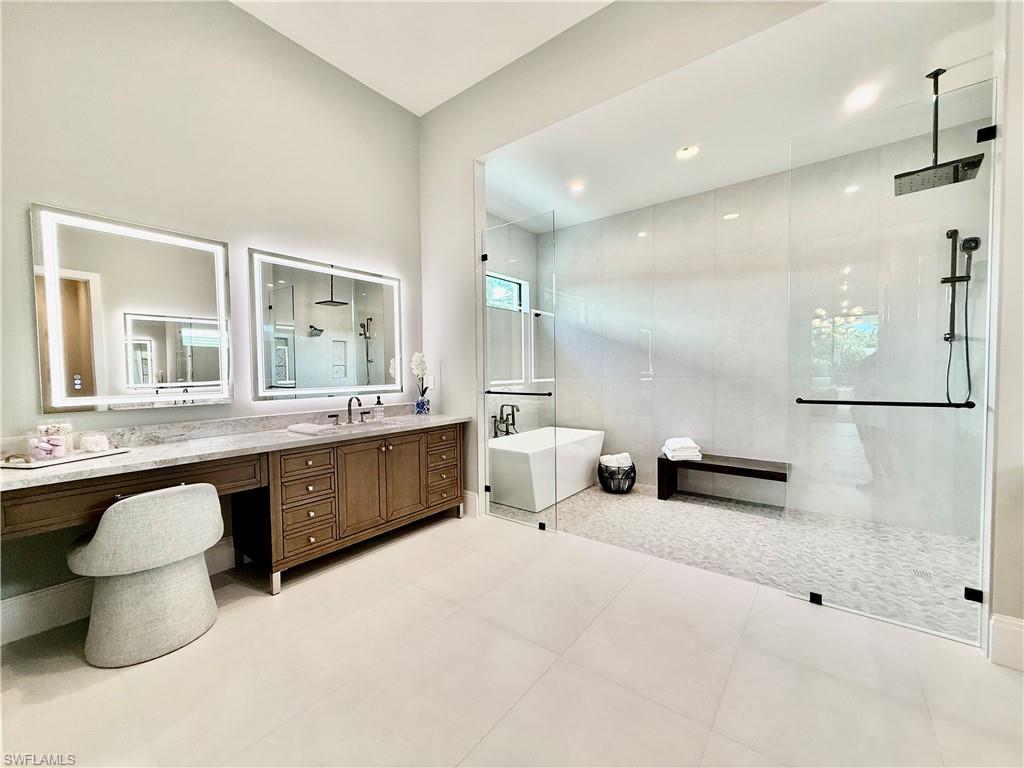 MOORINGS - Residential