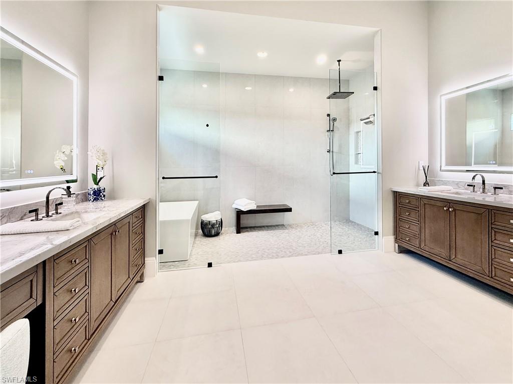 MOORINGS - Residential