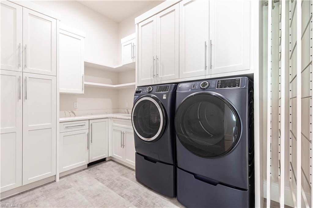 MOORINGS - Residential