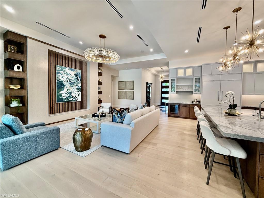 MOORINGS - Residential