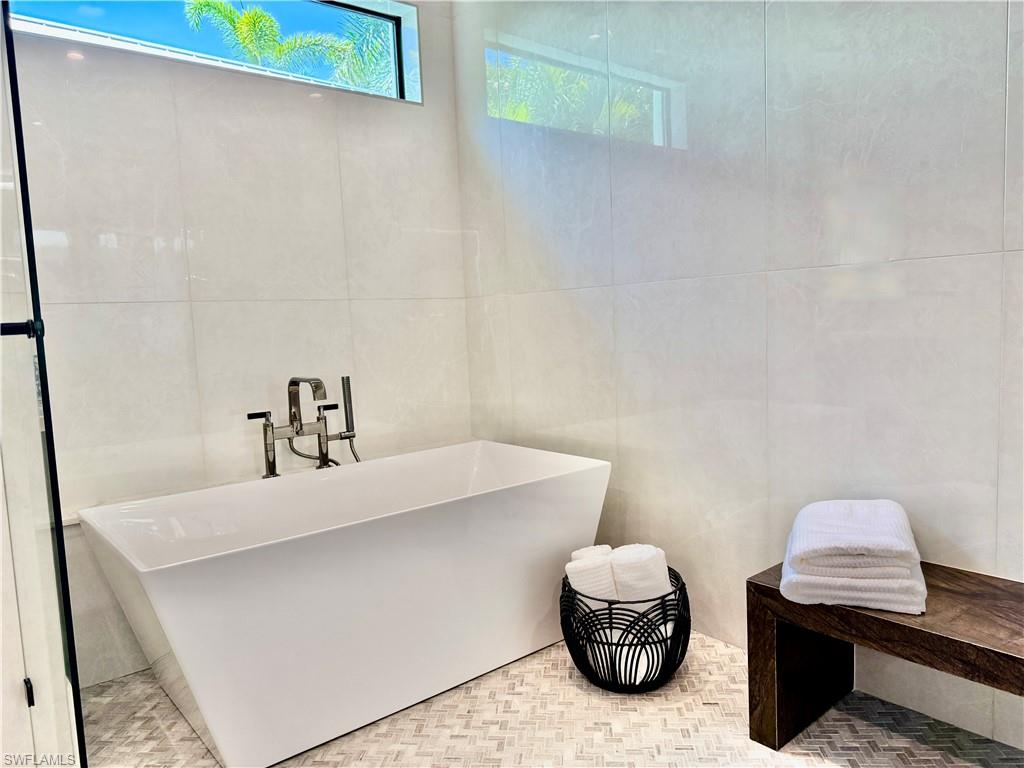 MOORINGS - Residential