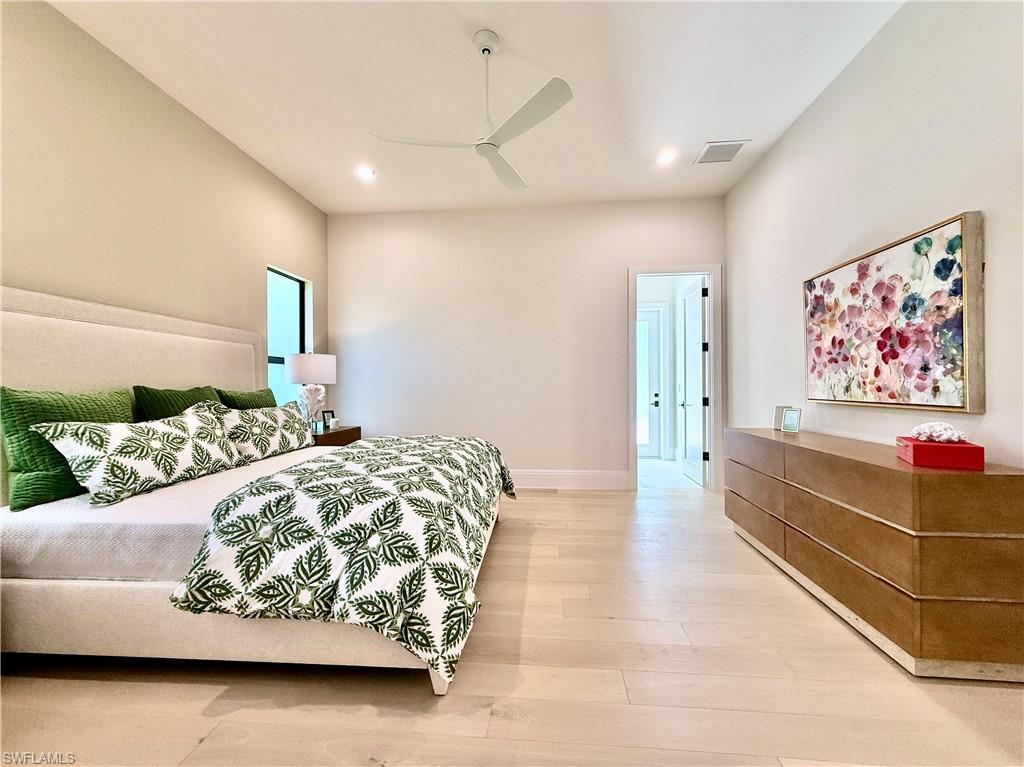 MOORINGS - Residential