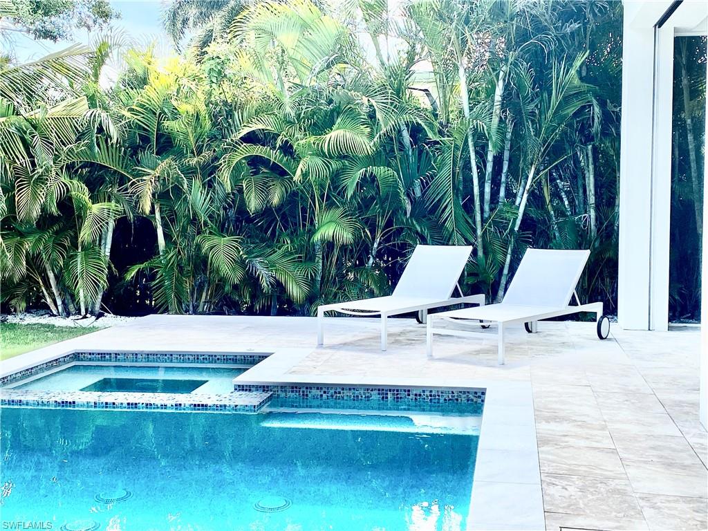 MOORINGS - Residential